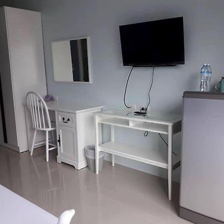 Kim Lung Airport Hotel Patong Bagian luar foto