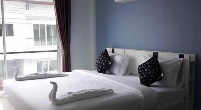 Kim Lung Airport Hotel Patong Bagian luar foto