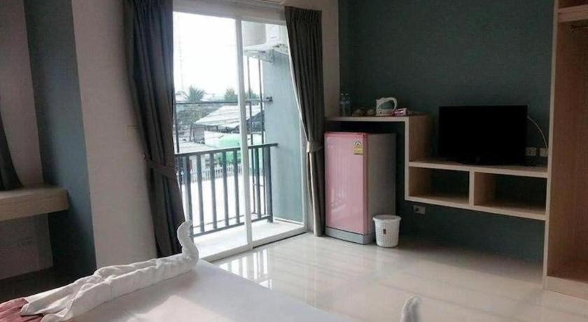 Kim Lung Airport Hotel Patong Bagian luar foto