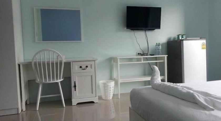 Kim Lung Airport Hotel Patong Bagian luar foto