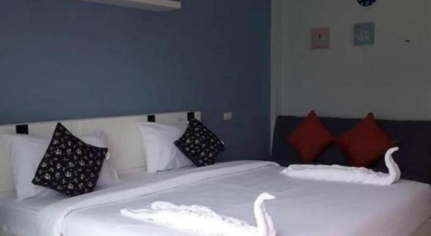 Kim Lung Airport Hotel Patong Bagian luar foto