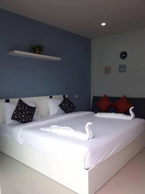 Kim Lung Airport Hotel Patong Bagian luar foto